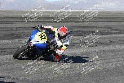 media/Jan-16-2026-CVMA Friday Practice (Fri) [[6f2bf47531]]/5-Racer 4-Trackday1/Session 2 (Bowl)/